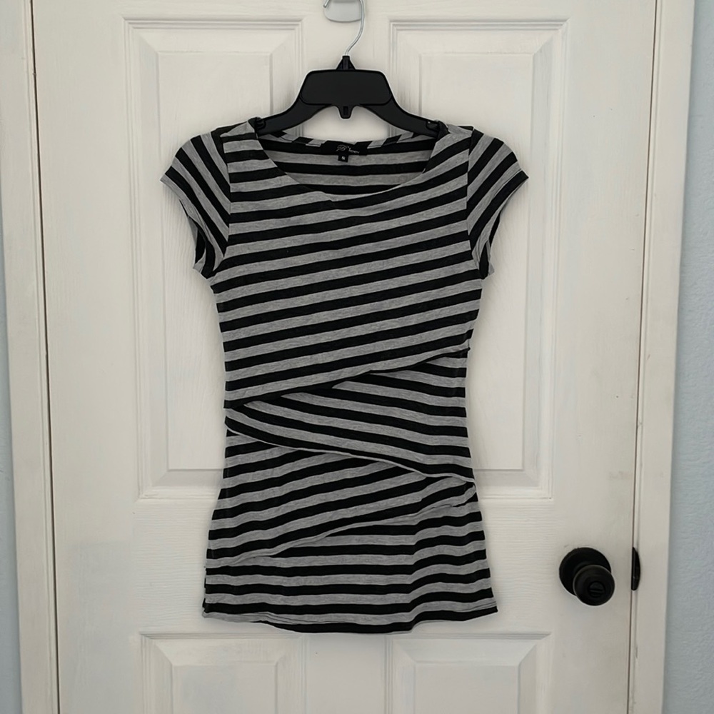B’Leev Gray Striped Tiered Layered Cap Sleeve Top